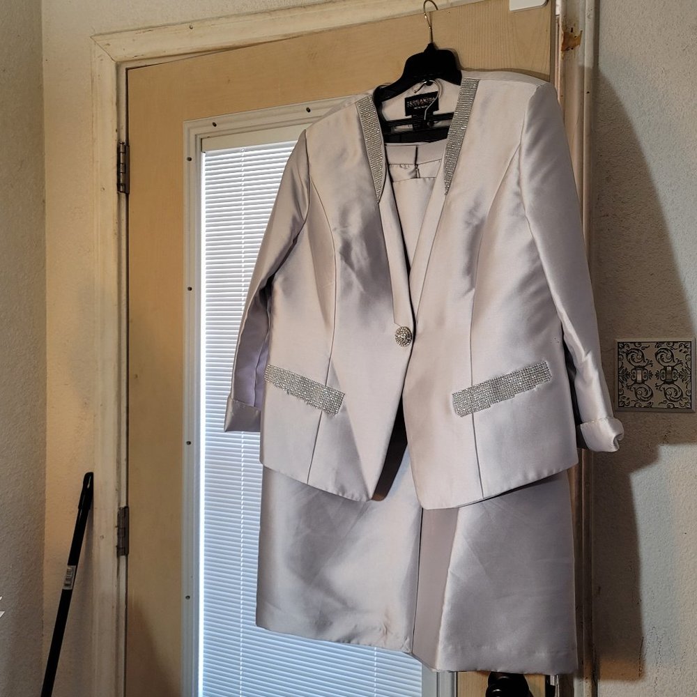 Women's suit